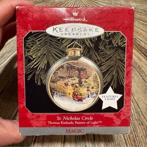 1998 Hallmark Keepsake ornam light up Thomas Kinkade St Nicholasas Circle